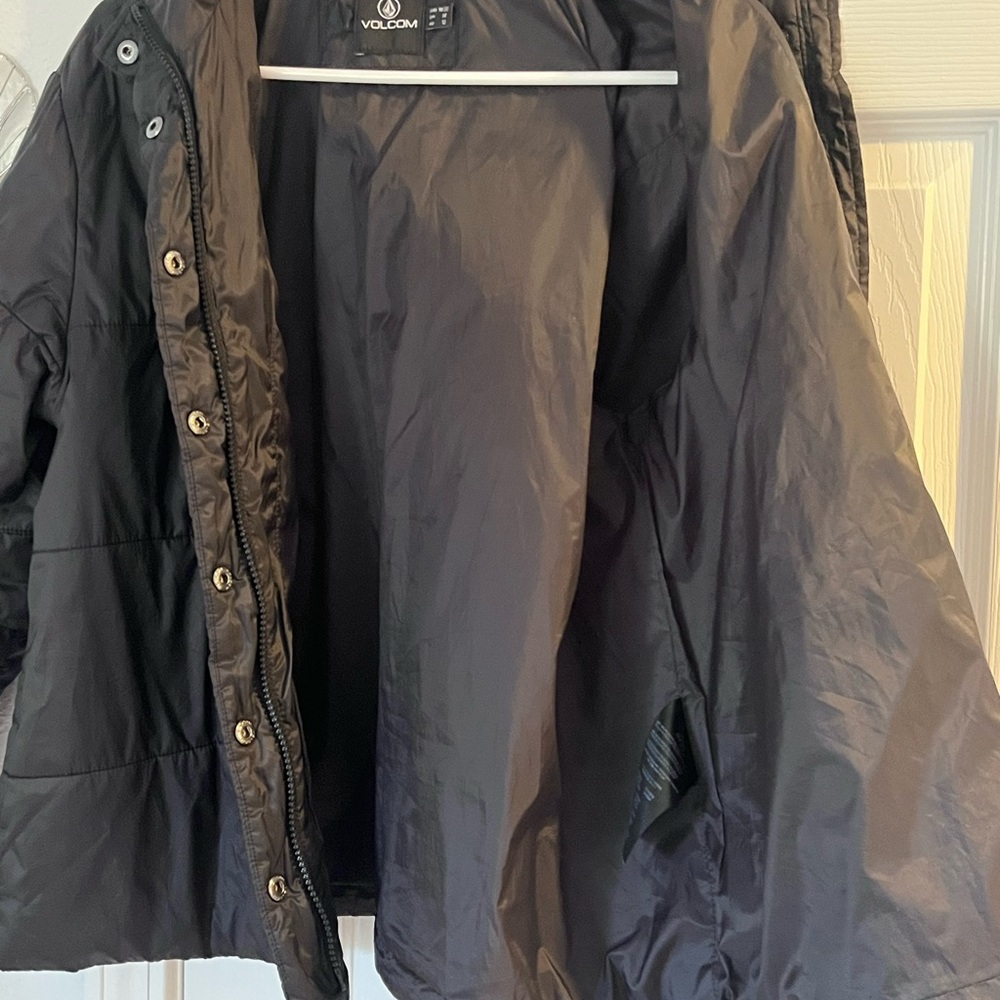 Women's Volcom Black Puffer Jacket - Picture 6 of 7
